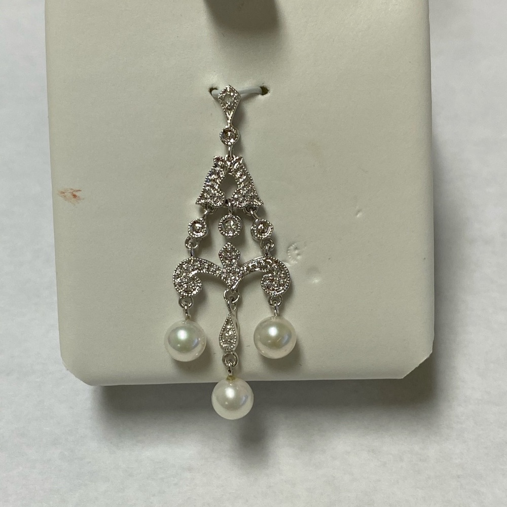 14k white gold pearl and diamond pendant.  New.